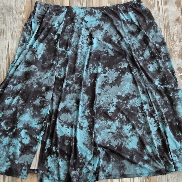 LuLaRoe Dresses & Skirts - Lularoe Jennifer Skirt 3x 3xl